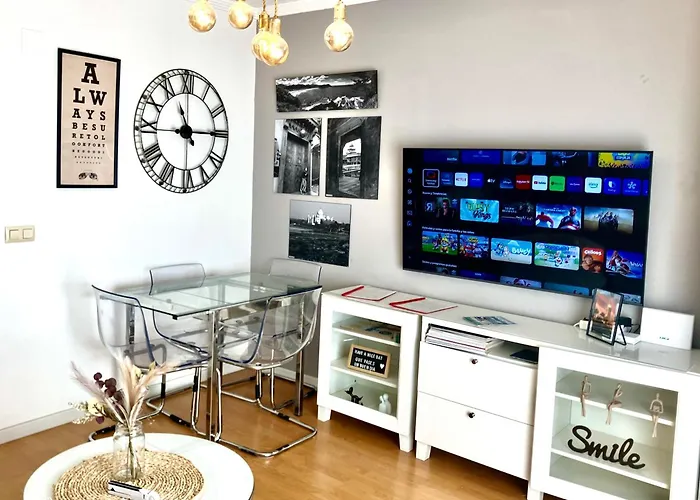 Maravilloso Apartamento Centrico De 70M2, Jardin Propio 40M2 Con Piscina Para Ninos Y Parking Opcional